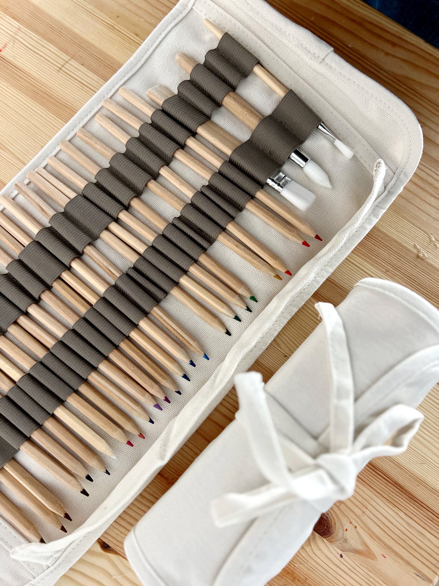 Colored Pencil & Paint Brush Roll